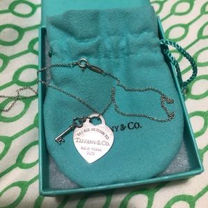 Return to Tiffany heart tag and key pendant